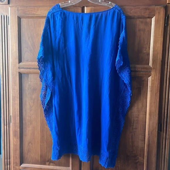 NWOT- LA Blanca Blue V-Neck Crochet Trim Cover-Up Size M - Picture 6 of 7